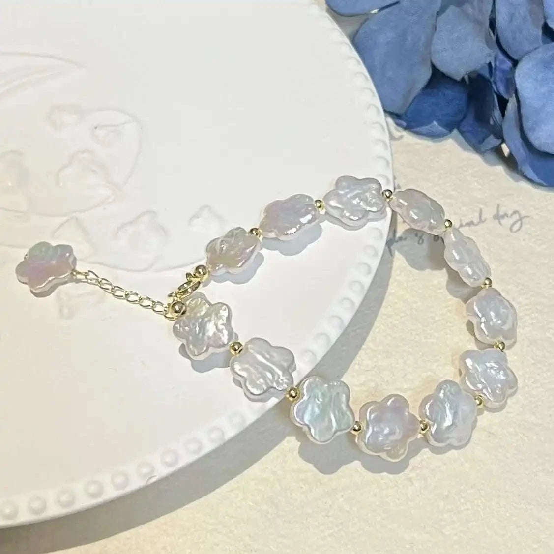 10.5-11mm & Freshwater Pearl / 16cm / As pictures Innovative 12mm Plum Blossom Baroque Freshwater Pearl Bracelet