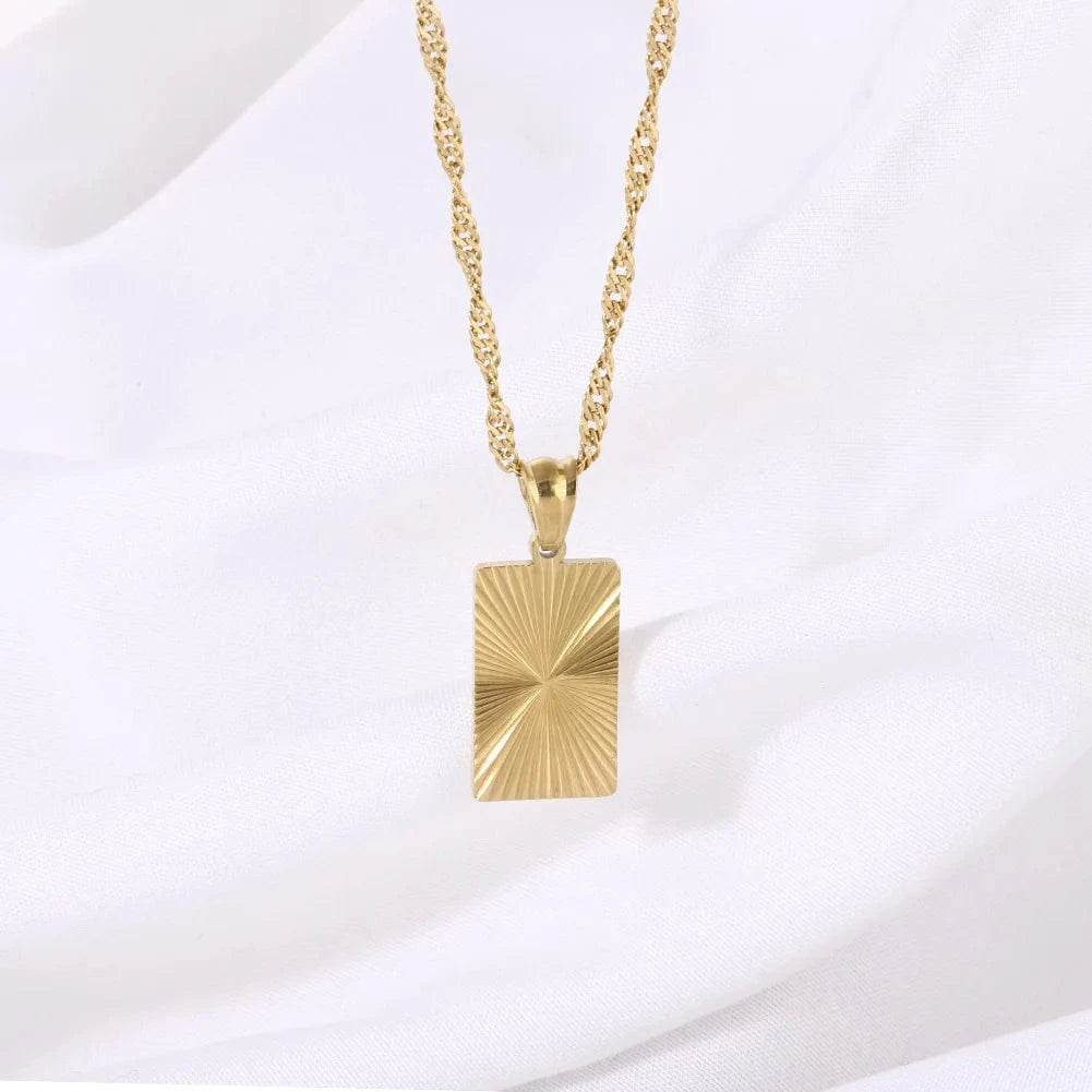 18k Gold Plated Necklace Round Gear Pendant Necklace Heart Necklaces Stainless Steel Gold Wholesale Jewelry