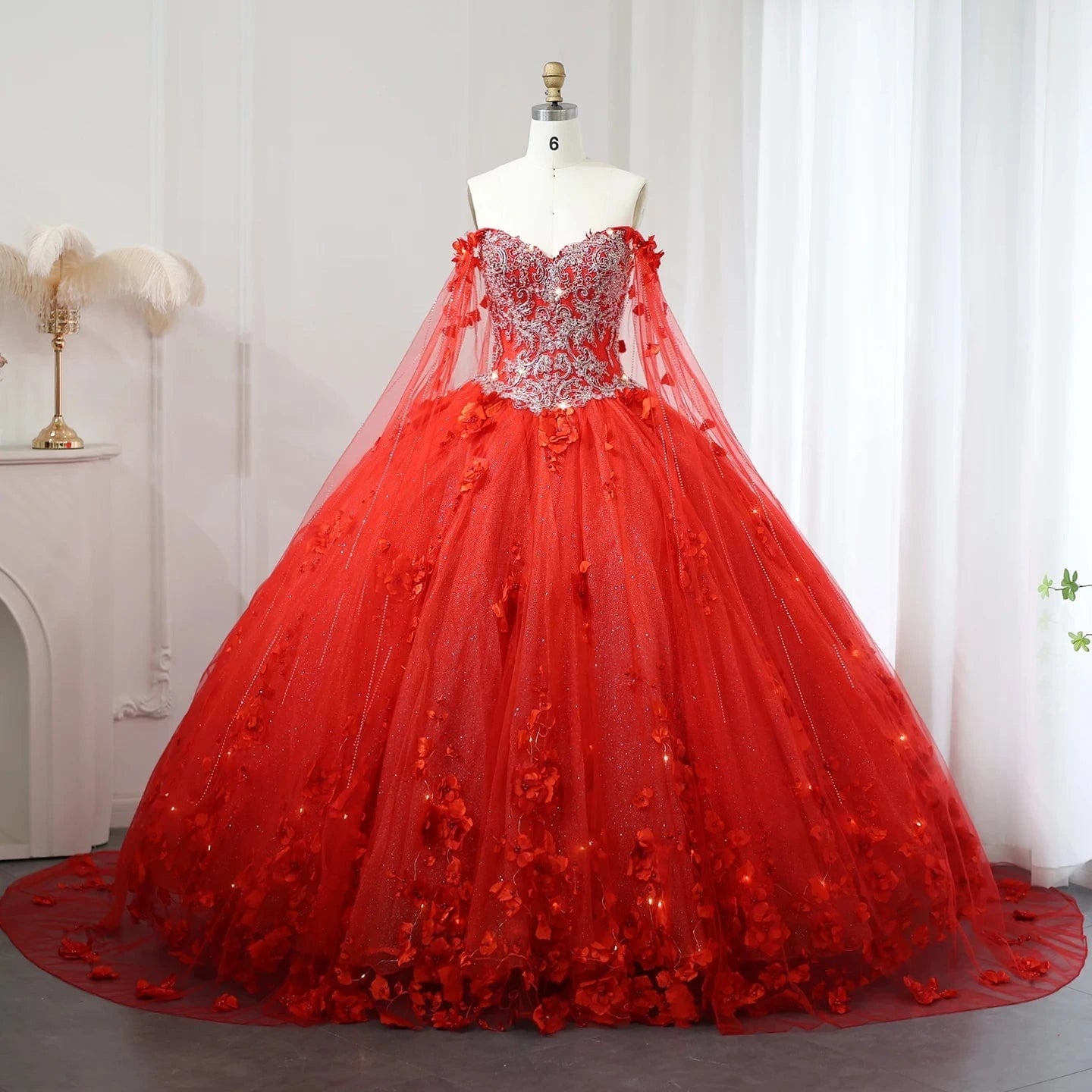 2 / 4 Luxury Ball Gown Emerald Green Prom Quinceanera Dress With Led Light Cape Red 15 Quinceanera Dresses 2024 SZ199-2