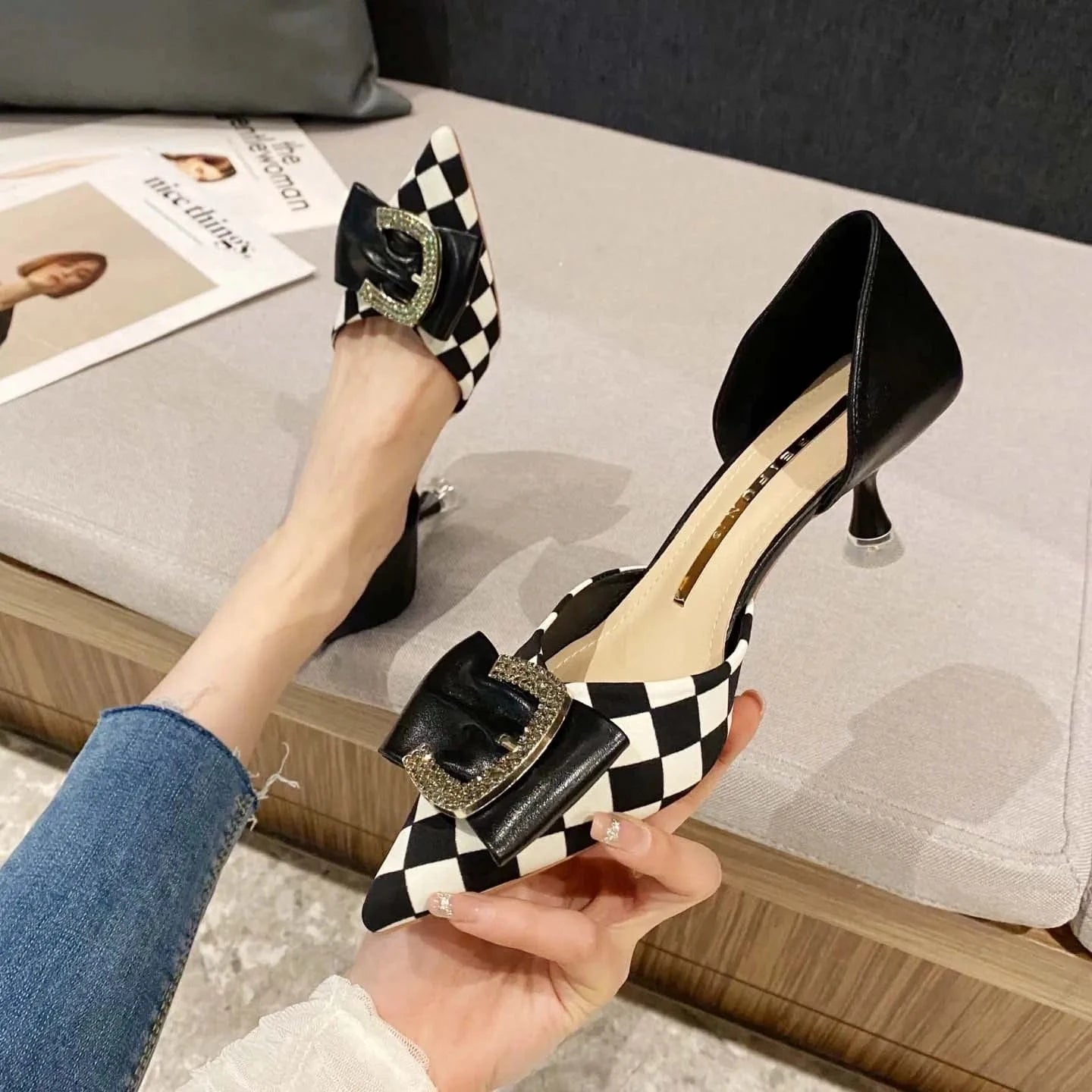2022 New Female Wrap-toe Bowknot Buckle Stiletto Pumps Niche Design Sweet Ladies High Heel Sandals