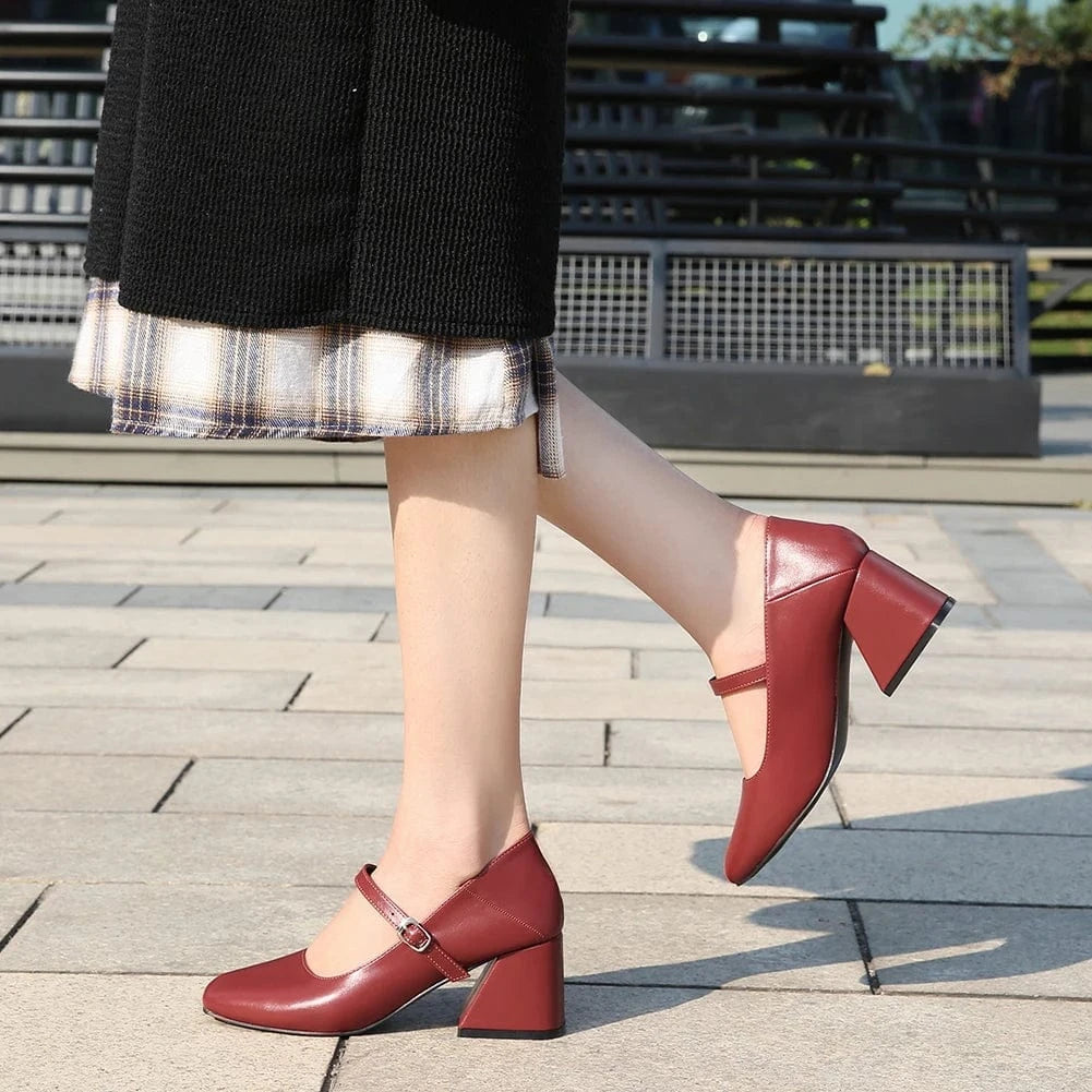 2023 new design shoes women hot selling fashion Mary Jane pump shoes women wholesale price square heel pump shoes