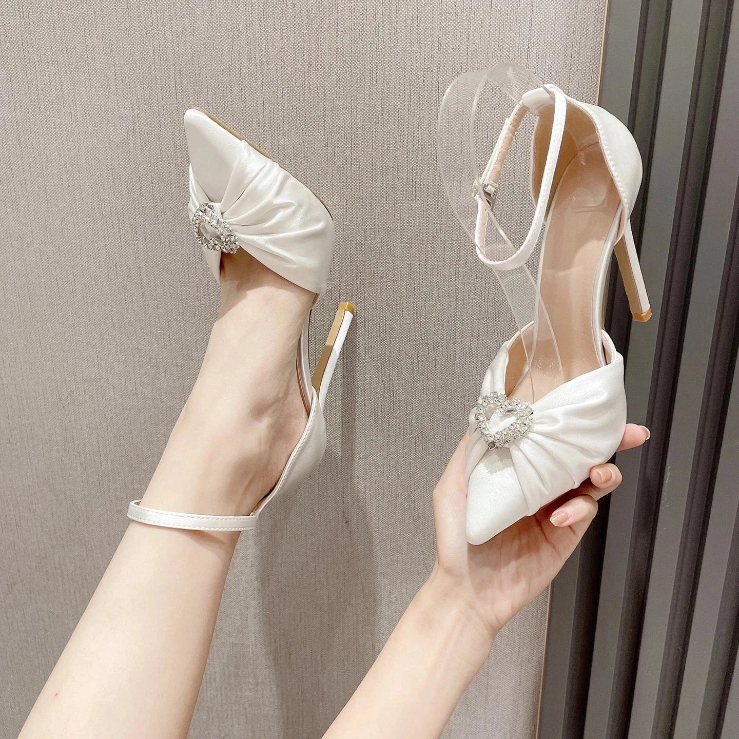 2023 Newest Bow Pleated Lace Sweet Fashion High Heel Sandals 11cm Pointed Rhinestone Women Shoes Size 35-42 Wedding Party Shoes