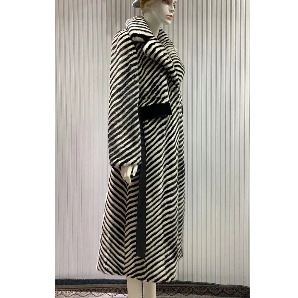 2023 women winter extra longer coat mink fur led out style black color with white turn down mink fur collar ladies mink jacket