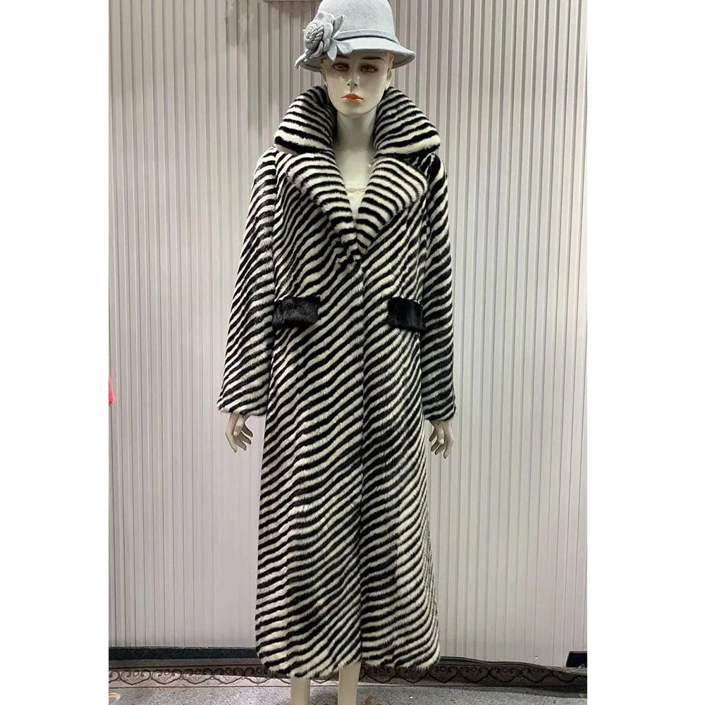 2023 women winter extra longer coat mink fur led out style black color with white turn down mink fur collar ladies mink jacket