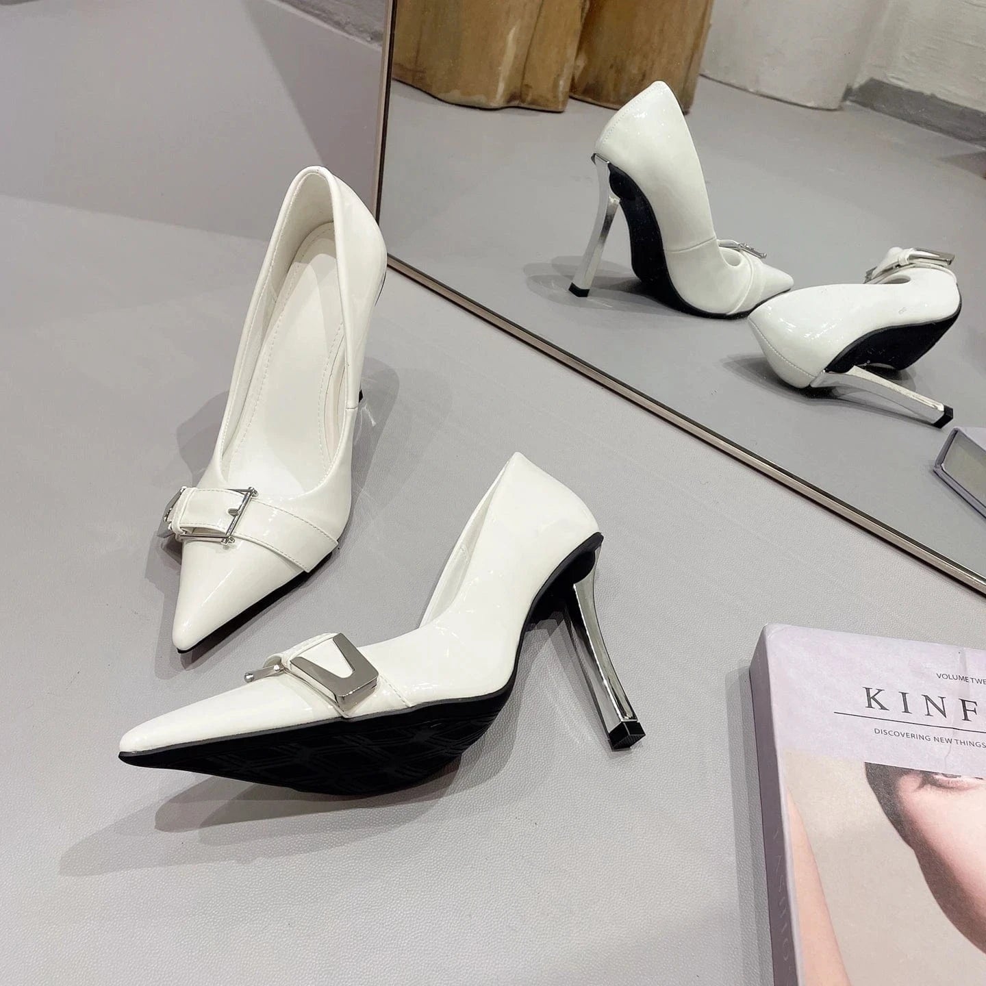 2024 European and American new type heel large metal buckle pointed high-heeled shoes ultra high heel single shoes