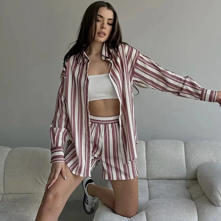 2024 Ice Silk Cool Stripe Long sleeved Shorts Two Piece Set Thin Summer European and American Women's Home Fury Outwear
