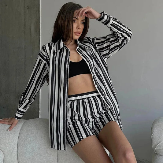 2024 Ice Silk Cool Stripe Long sleeved Shorts Two Piece Set Thin Summer European and American Women's Home Fury Outwear