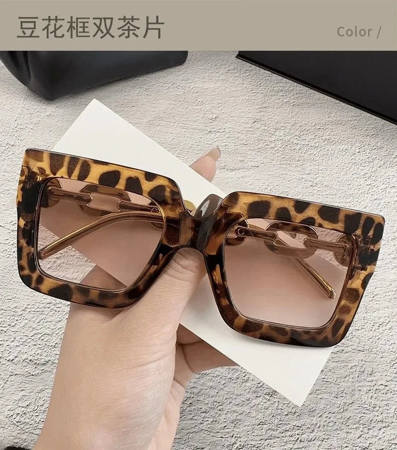 2024 New arrival fashion custom logo classics leopard print high quality retro chain frame square sunglasses for women