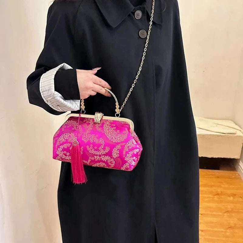 2024 New Luxury Women Evening Clutch Designer Lock Shell Clip Handmade Chain Shoulder Bags Crossbody Bags Tassel Fabric Handbags
