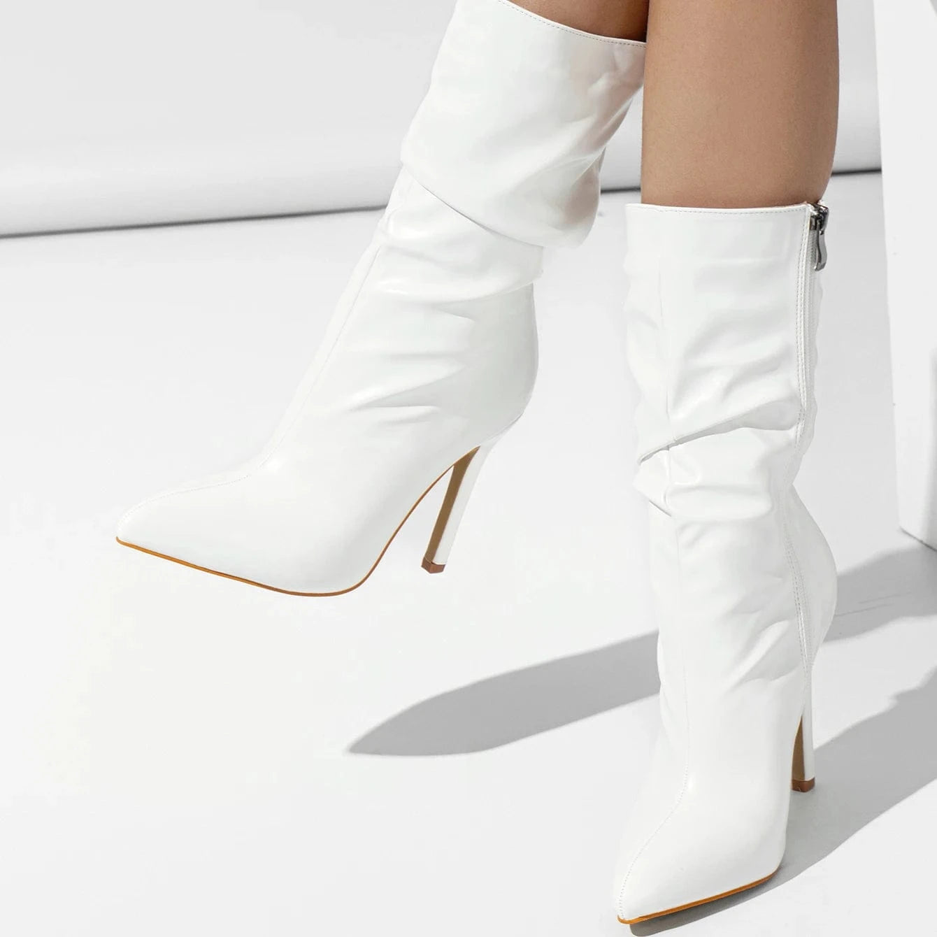 2024 ready stock pointed stiletto short boots Women's European and American catwalk high heel side zipper character bare feet 42