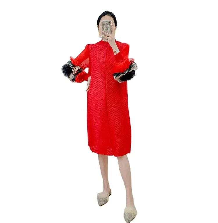 2024 Spring And Summer High Quality New Casual Dress Embroidered Flower Sleeves Mid-Length Women's Miyake Pleated Dress