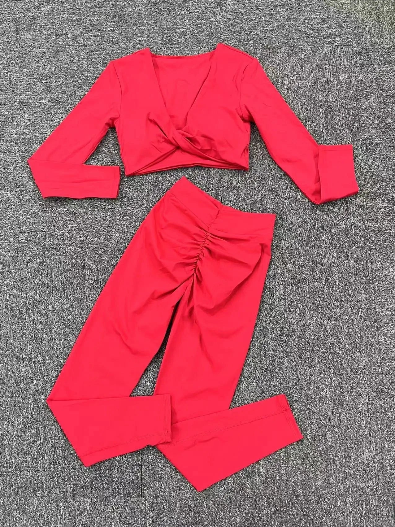 2024 spring trendy usa quick dry gym fitness sets yoga v neck crop top two piece pants set