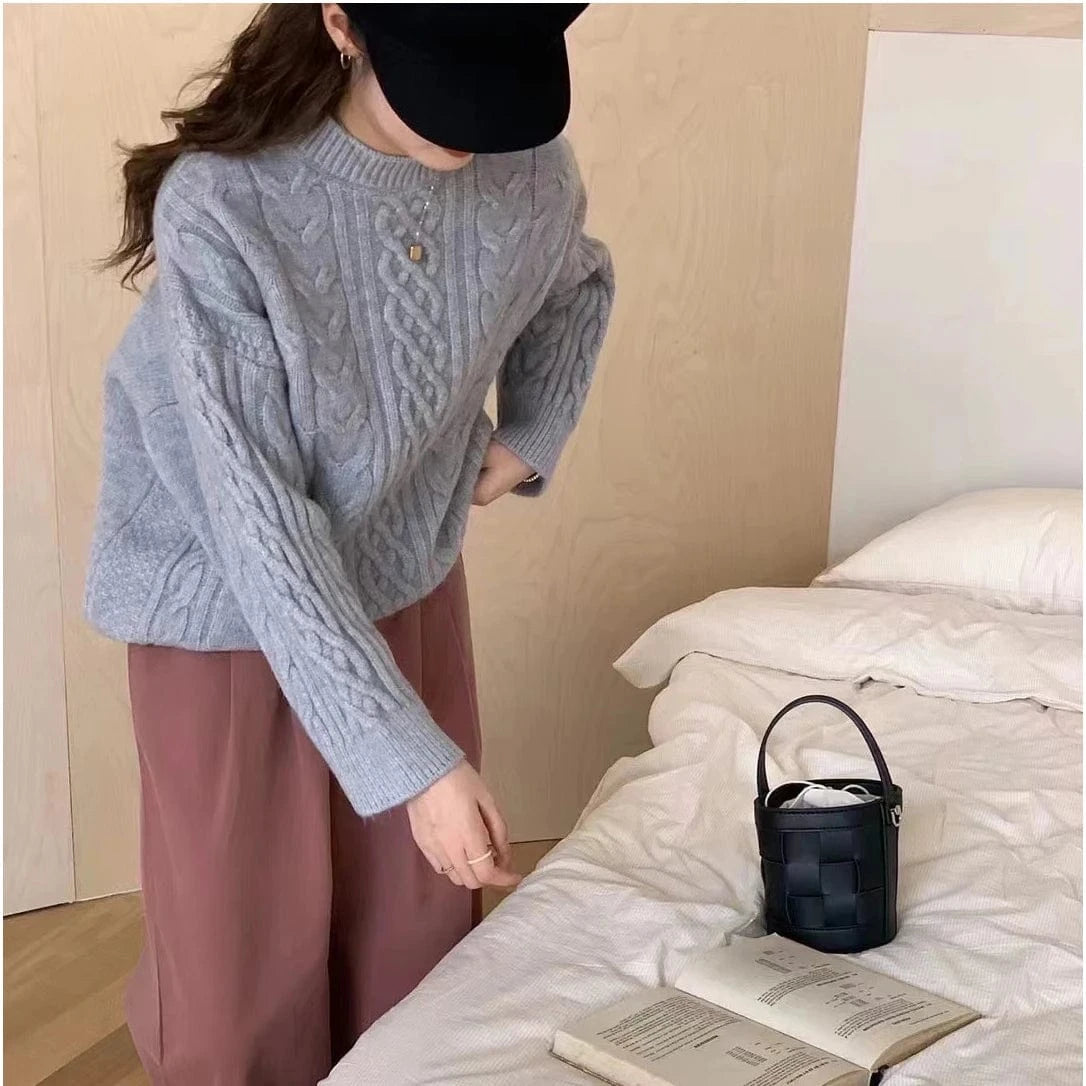 2024 Spring women high quality crew neck solid color long sleeve oversize cable knit pullover sweater jumper