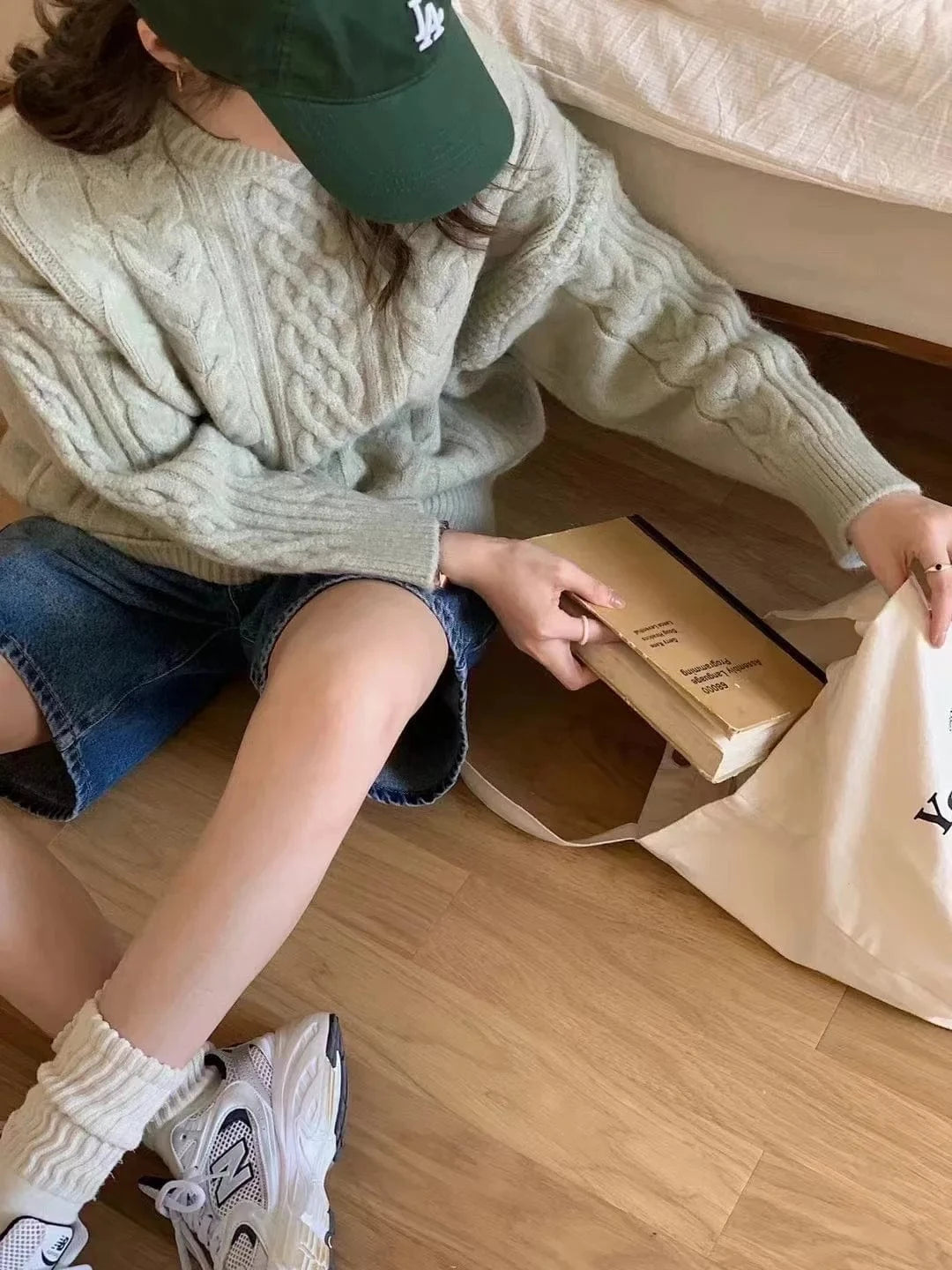 2024 Spring women high quality crew neck solid color long sleeve oversize cable knit pullover sweater jumper