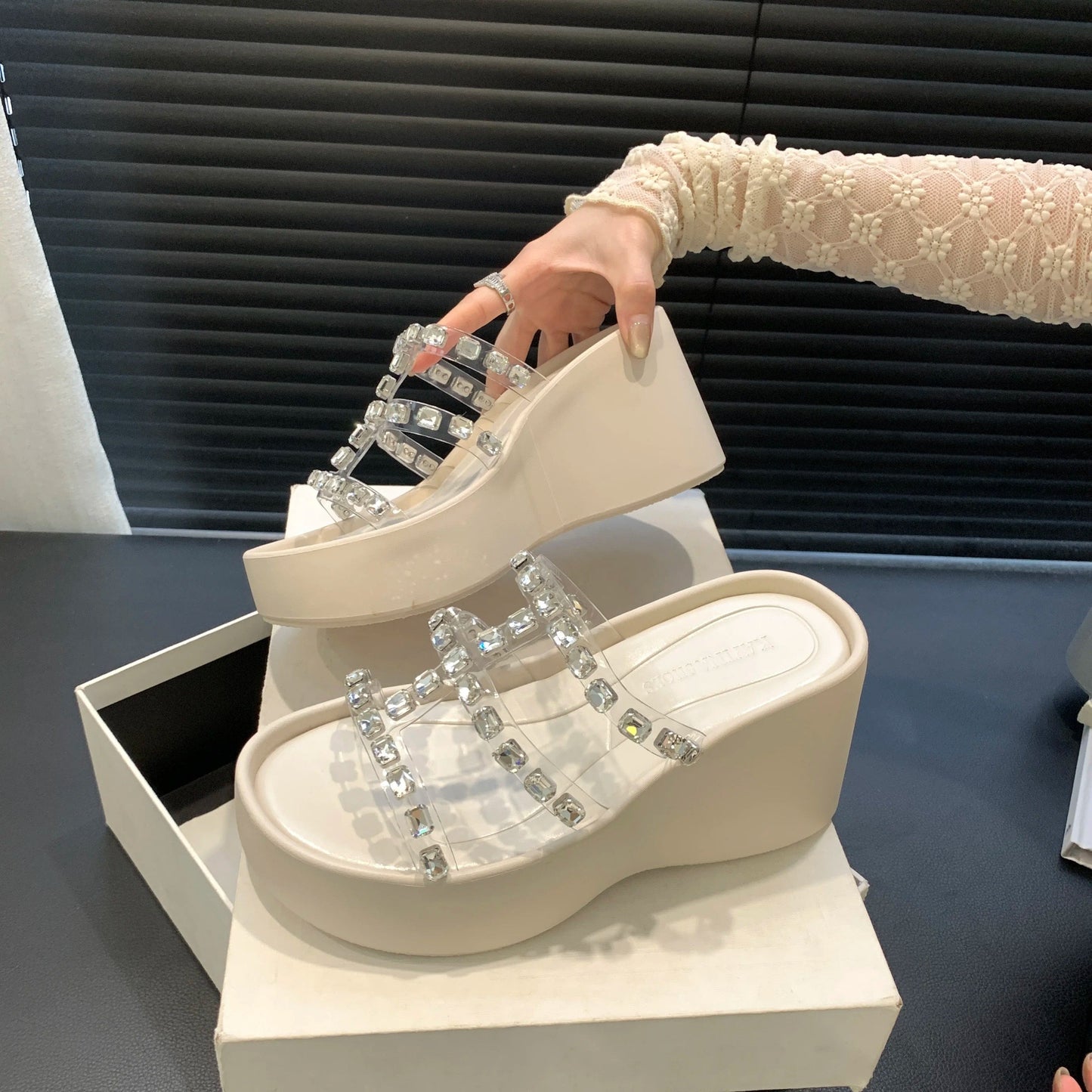 2024 Summer new fashion all-match outdoor wedge thick bottom rhinestone sandals pu women's shoes