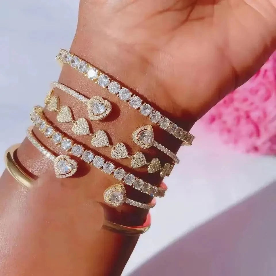 2024 Valentine's Day Jewelry Love Theme Gift Iced Out Shiny 5A CZ Heart Shape Bracelet Bangle for Women Girl