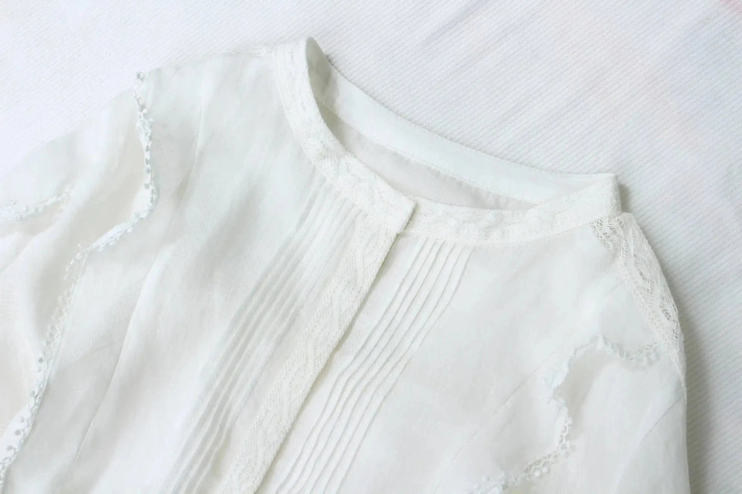 2024 White Vintage French Style Lady Elegant Ruffles Top Round Collar Long Sleeve Lace Patchwork Women Solid Blouse