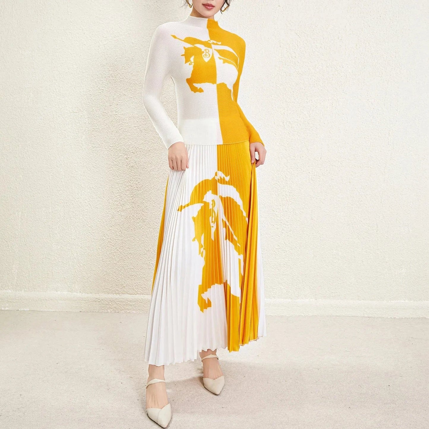 2024 Wholesale Pleated Skirt Set Accepts Customized Printed Long-sleeved Top Printed Long Pleated Skirt Two-piece Set