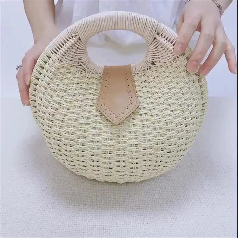 2025 Fashion Women's Shell Handbag Cute Rattan Straw Handwoven Totes Casual Simple Braided Top-handle Bag Shell Shape