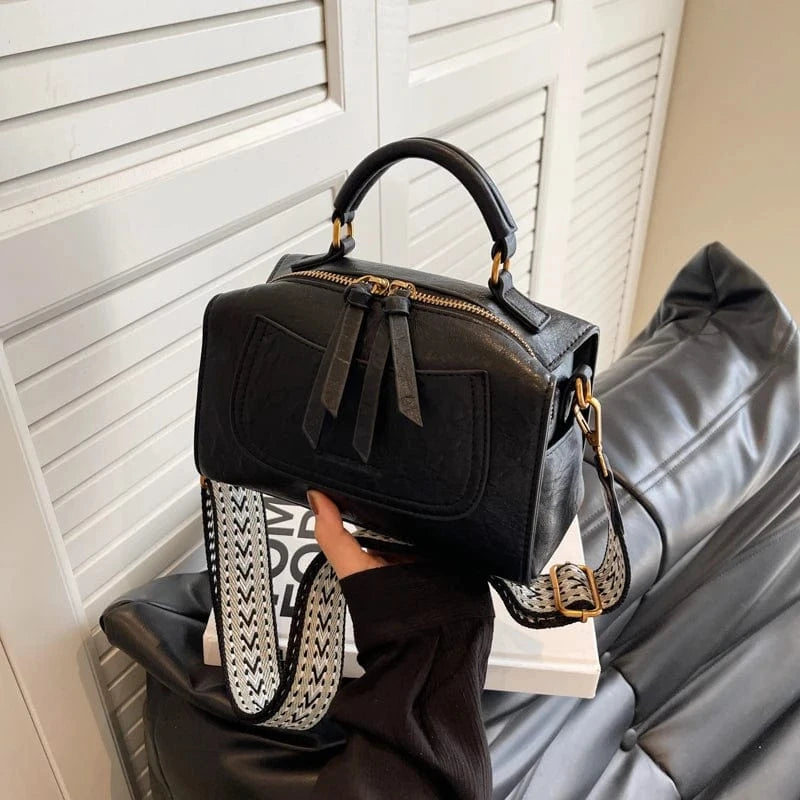 21cm*10cm*14cm / Black New fashion box Handbag 2024 girls Luxury handbag purse women's Trendy Design women Wide shoulder Strip bag
