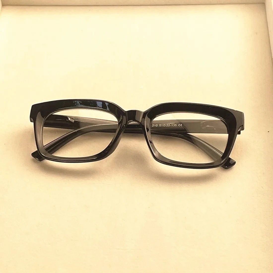 300 / Black Women's Fashion Square Reading Glasses with Spring Hinges - Tortoiseshell, Solid Brown & Leopard Print Frames
