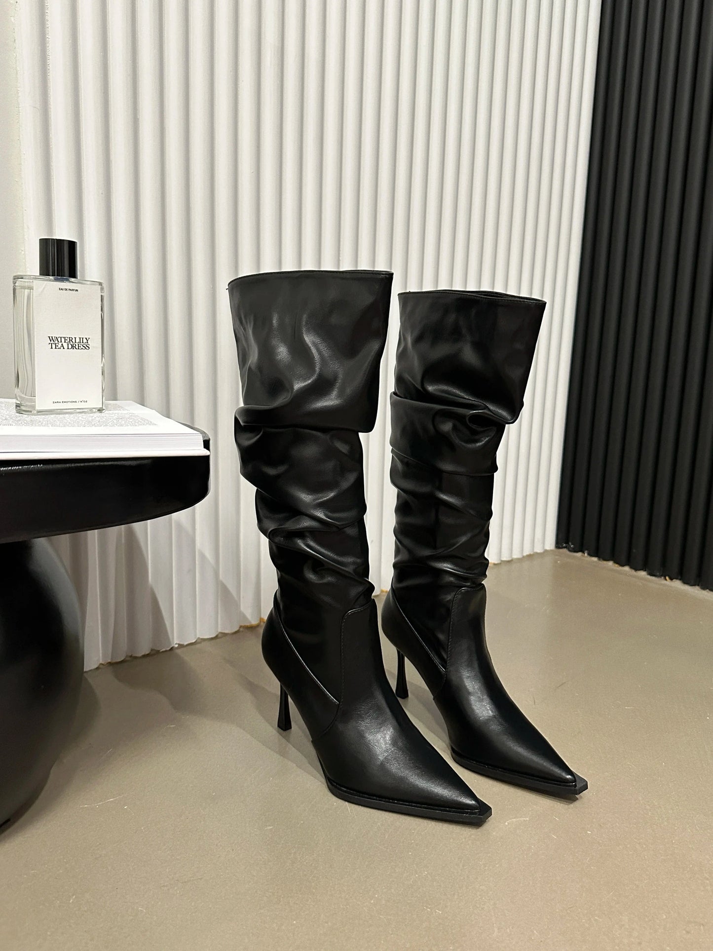 36 / Black Factory ready stock 2024 autumn and winter New pointed stiletto heel European and American fashion high heel boots