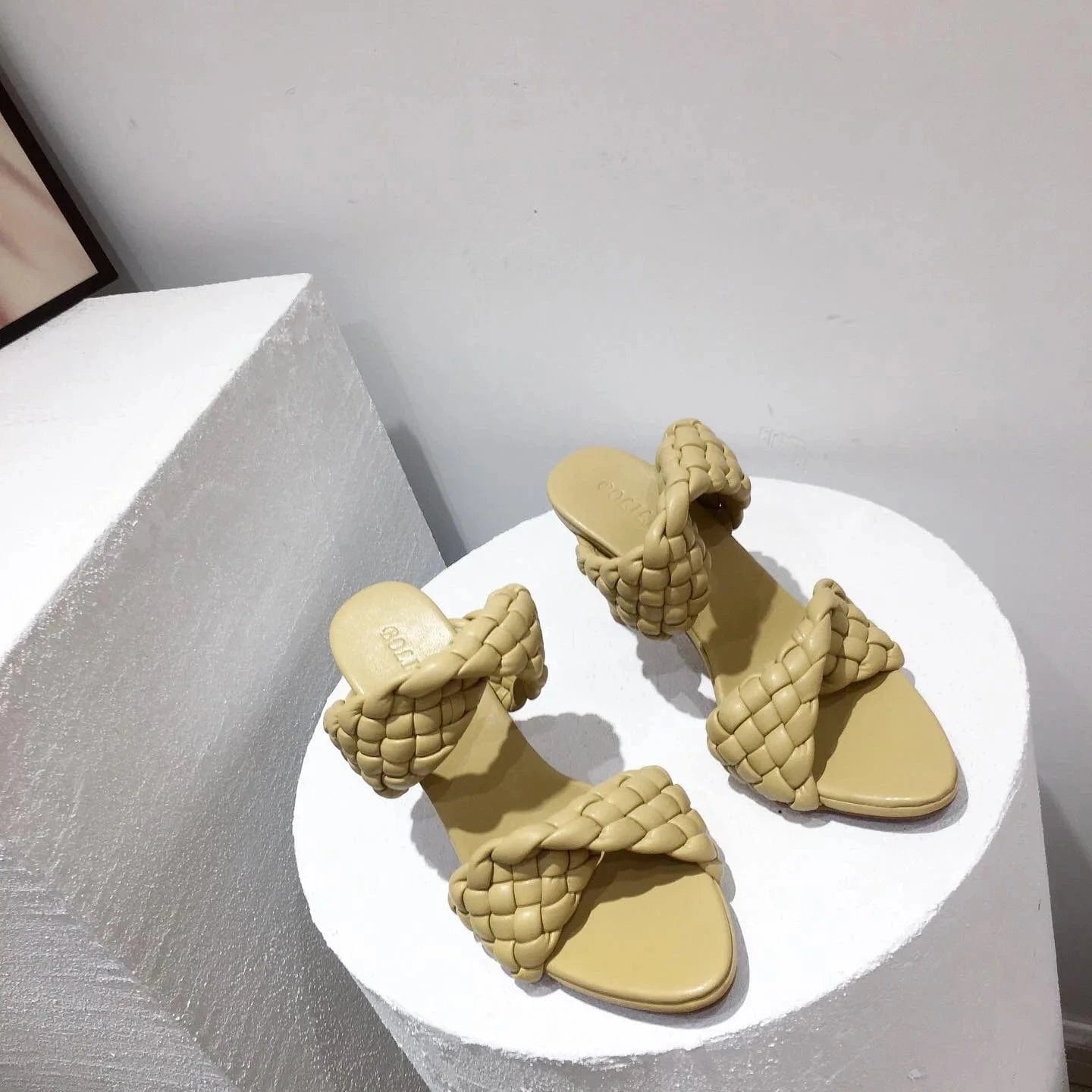 38 / 2 Designer stiletto heels women shoes sandals slippers Fashion pointed Toe Slides Heels for Ladies Braid Woven Zapatos Altos Mules