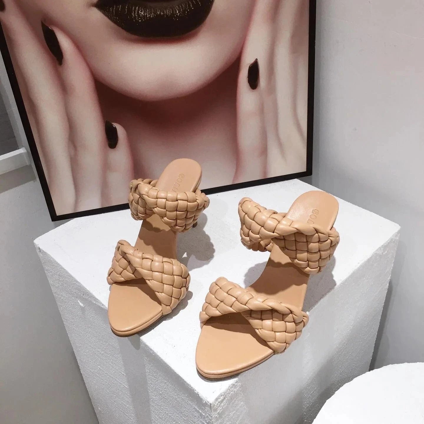 38 / 8 Designer stiletto heels women shoes sandals slippers Fashion pointed Toe Slides Heels for Ladies Braid Woven Zapatos Altos Mules