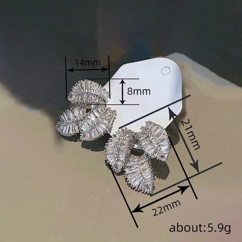 65682 925 Sterling Silver Gorgeous Leaf Pierced Earrings Female Bright Zirconia Jewelry Engagement Party Fashion Chic Accessories