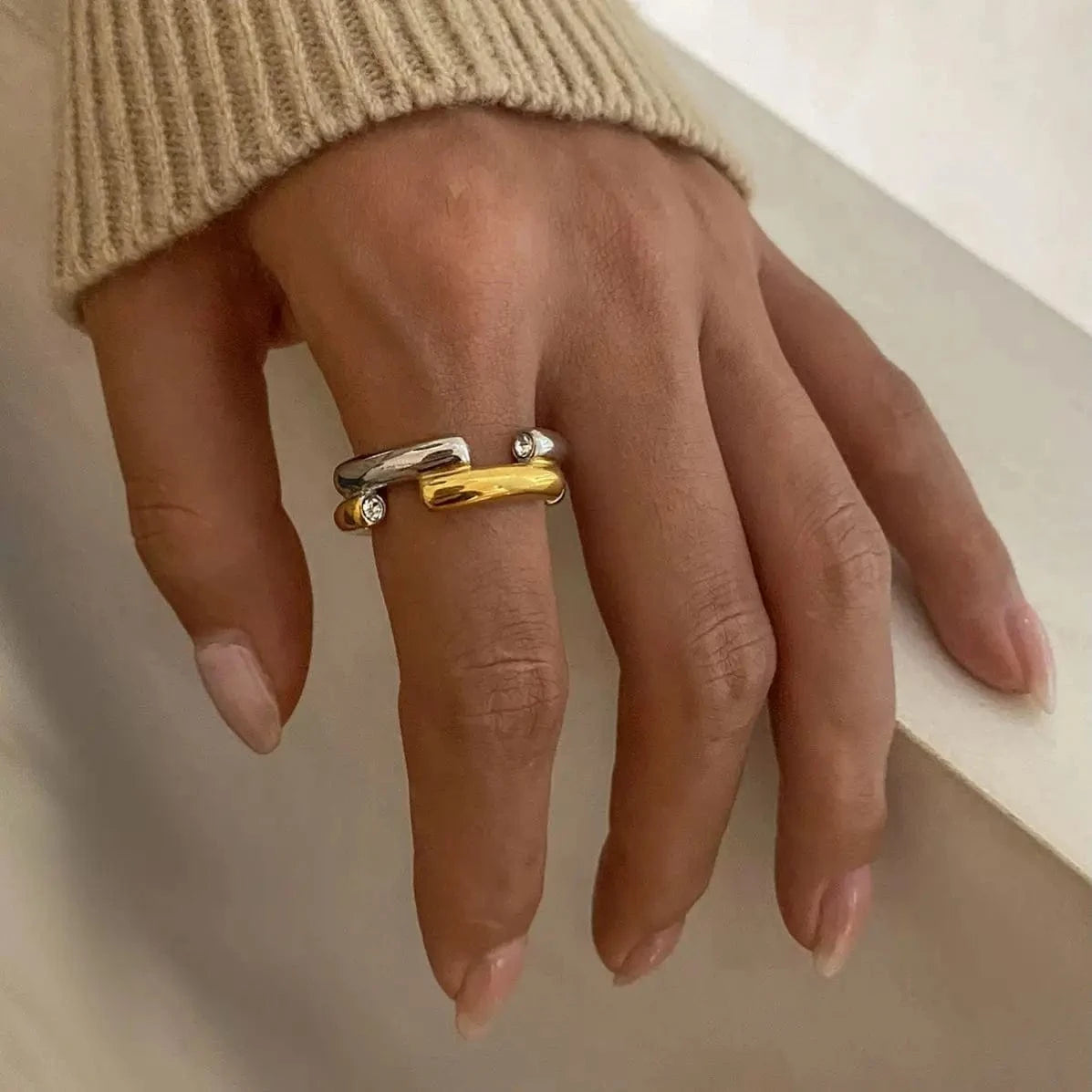 7 / R2424 R2424 18k Gold Stainless Steel Gold Silver Color Block Round Zirconia Elegant Chic Design Fashion Ring For Daily Wearing