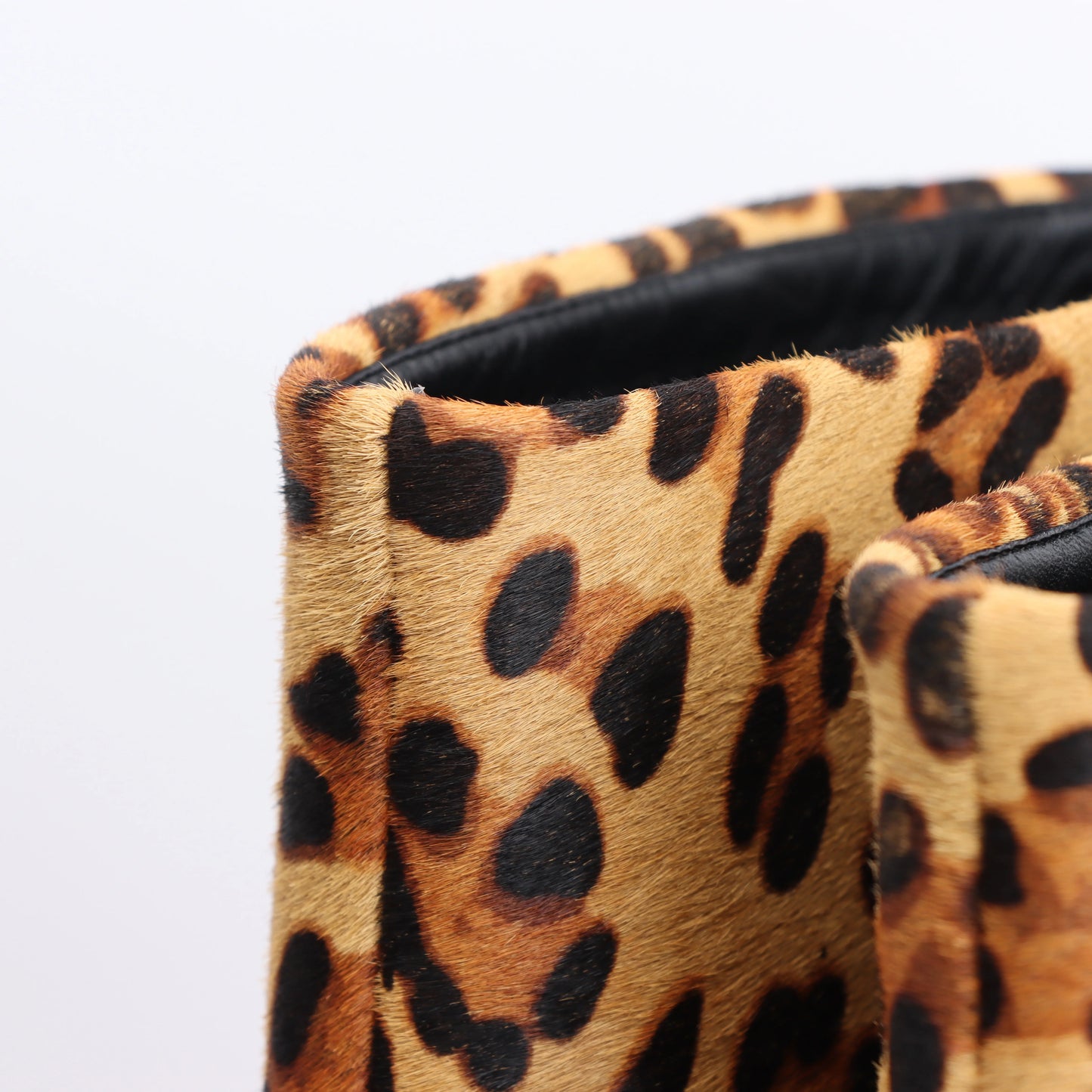Designer 2025 Winter Luxury New Fashion Leopard Pattern Leather Metal Buckle High Heel Boots Pointed Thin Heel Leg Boots