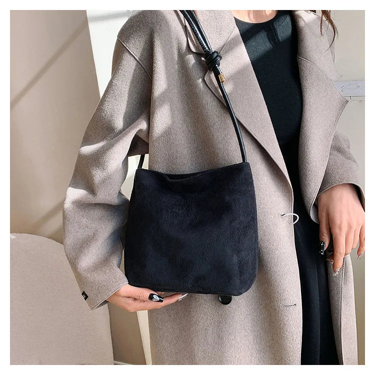 Vintage Bucket Bag for Women Suede Shoulder Handbag Versatile Shoulder Purse Underarm Bags Lightweight Shoulder Crossbody Bag