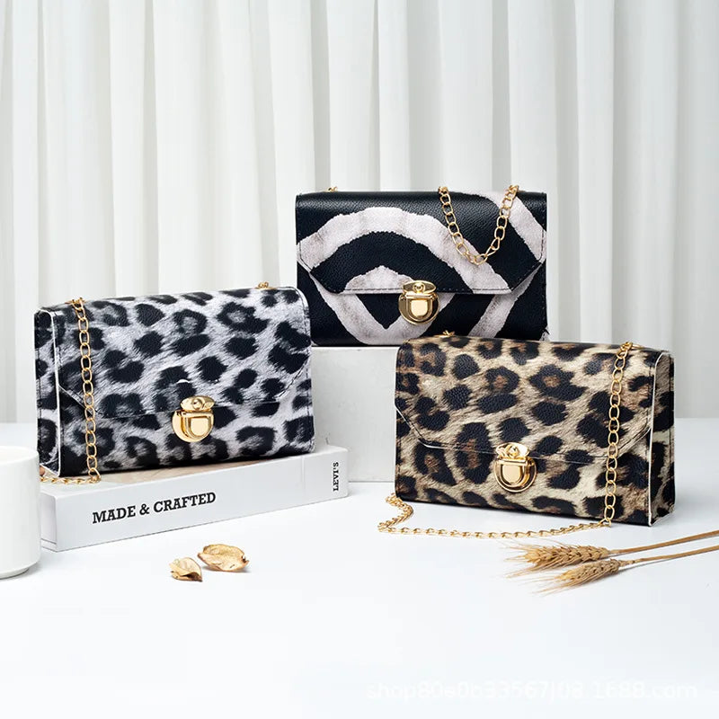 The New 2024 Mini Leopard Print Bag Vintage Chain Single Shoulder Crossbody Handbag Women's Small Square Zebra Mobile Phone Bag