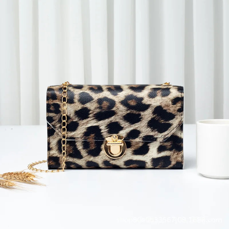The New 2024 Mini Leopard Print Bag Vintage Chain Single Shoulder Crossbody Handbag Women's Small Square Zebra Mobile Phone Bag