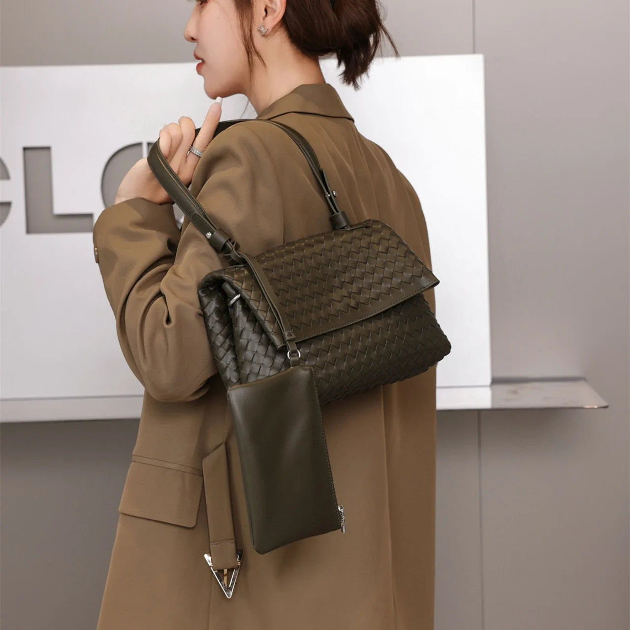2025 New Luxury Top-grain Cowhide Genuine Leather Handmade Woven Women's Flap Bag Leather Handcrafted Handbags for Women