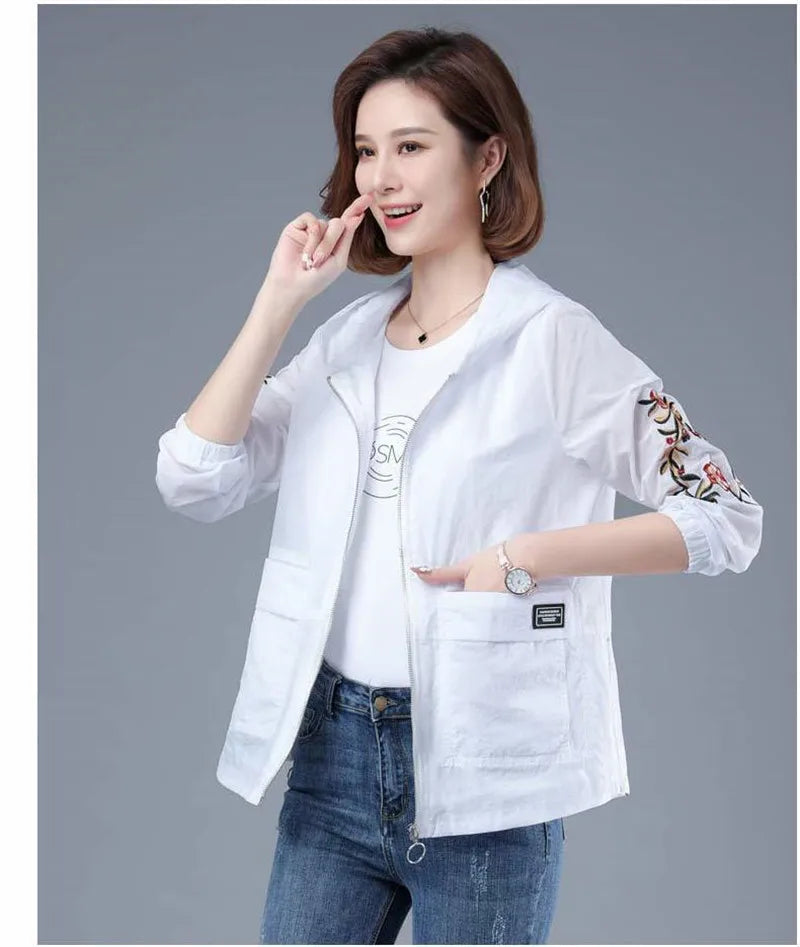Spring Thin Short Mom Jacket Women 2025 New Breathable Sun Protection Clothing Femme Middle-Aged Mom Summer Sun Protection Shirt