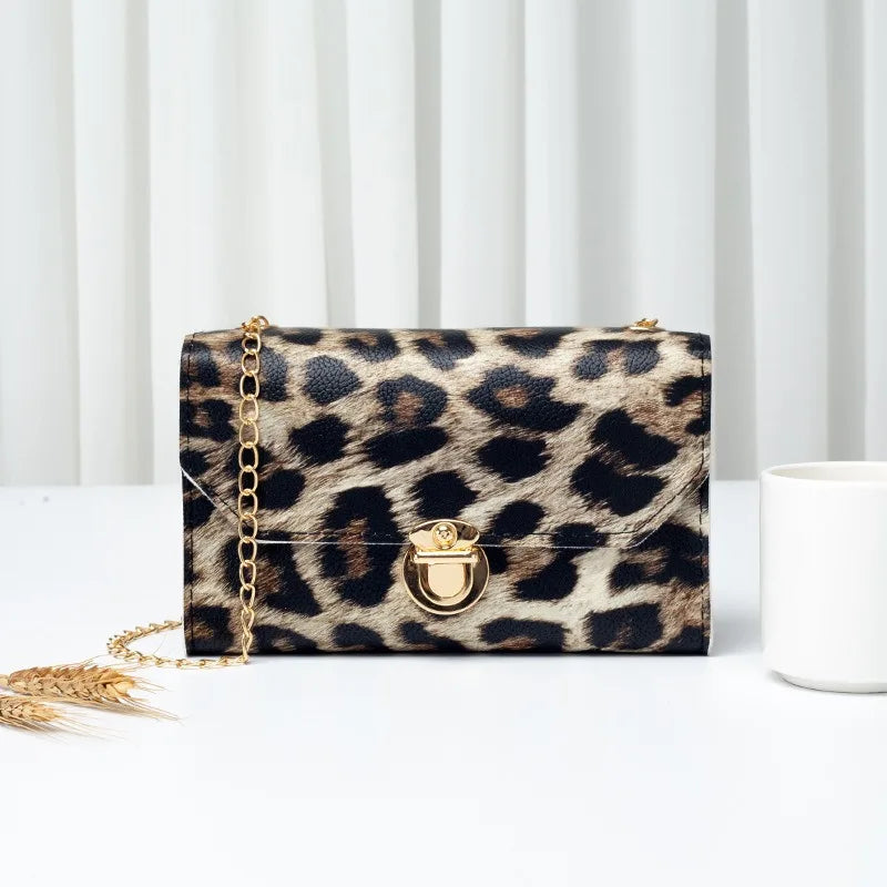 The New 2024 Mini Leopard Print Bag Vintage Chain Single Shoulder Crossbody Handbag Women's Small Square Zebra Mobile Phone Bag