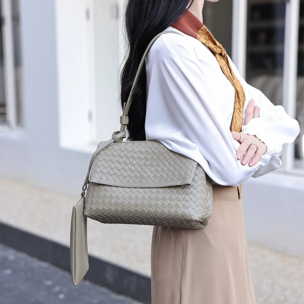 2025 New Luxury Top-grain Cowhide Genuine Leather Handmade Woven Women's Flap Bag Leather Handcrafted Handbags for Women