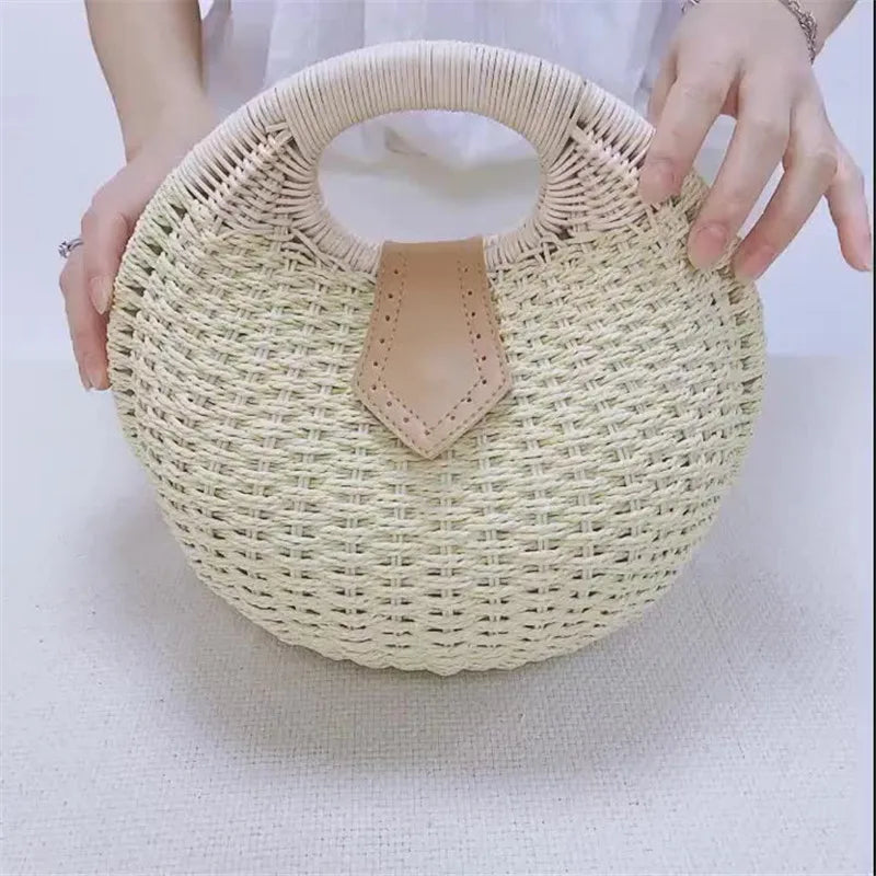 2025 Fashion Women's Shell Handbag Cute Rattan Straw Handwoven Totes Casual Simple Braided Top-handle Bag Shell Shape