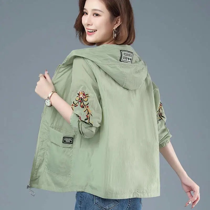 Spring Thin Short Mom Jacket Women 2025 New Breathable Sun Protection Clothing Femme Middle-Aged Mom Summer Sun Protection Shirt