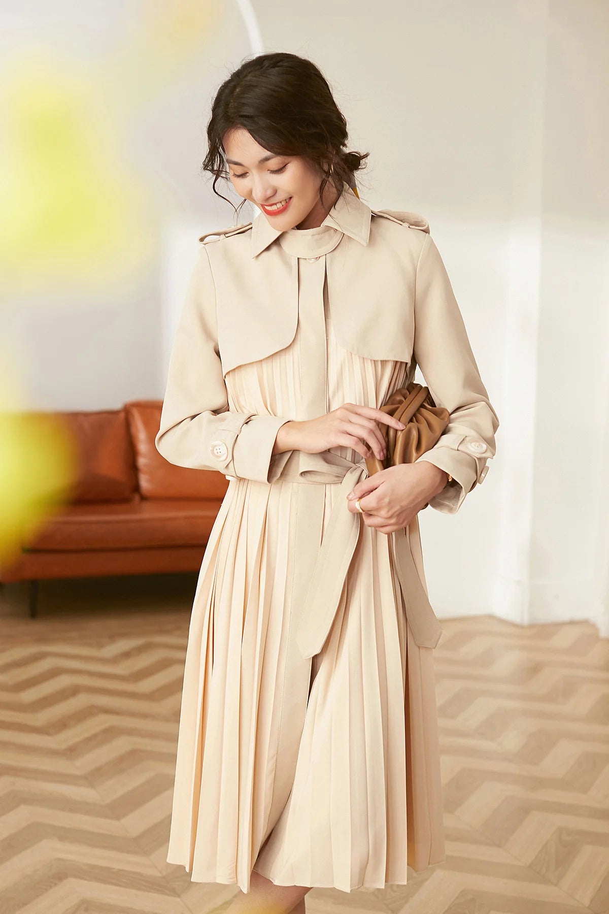 Ladies New 2023 Spring High-End Commuter Blue Trench Coat for Women Fashion Stitching Pleated Hem Loose Elegant Long Trench