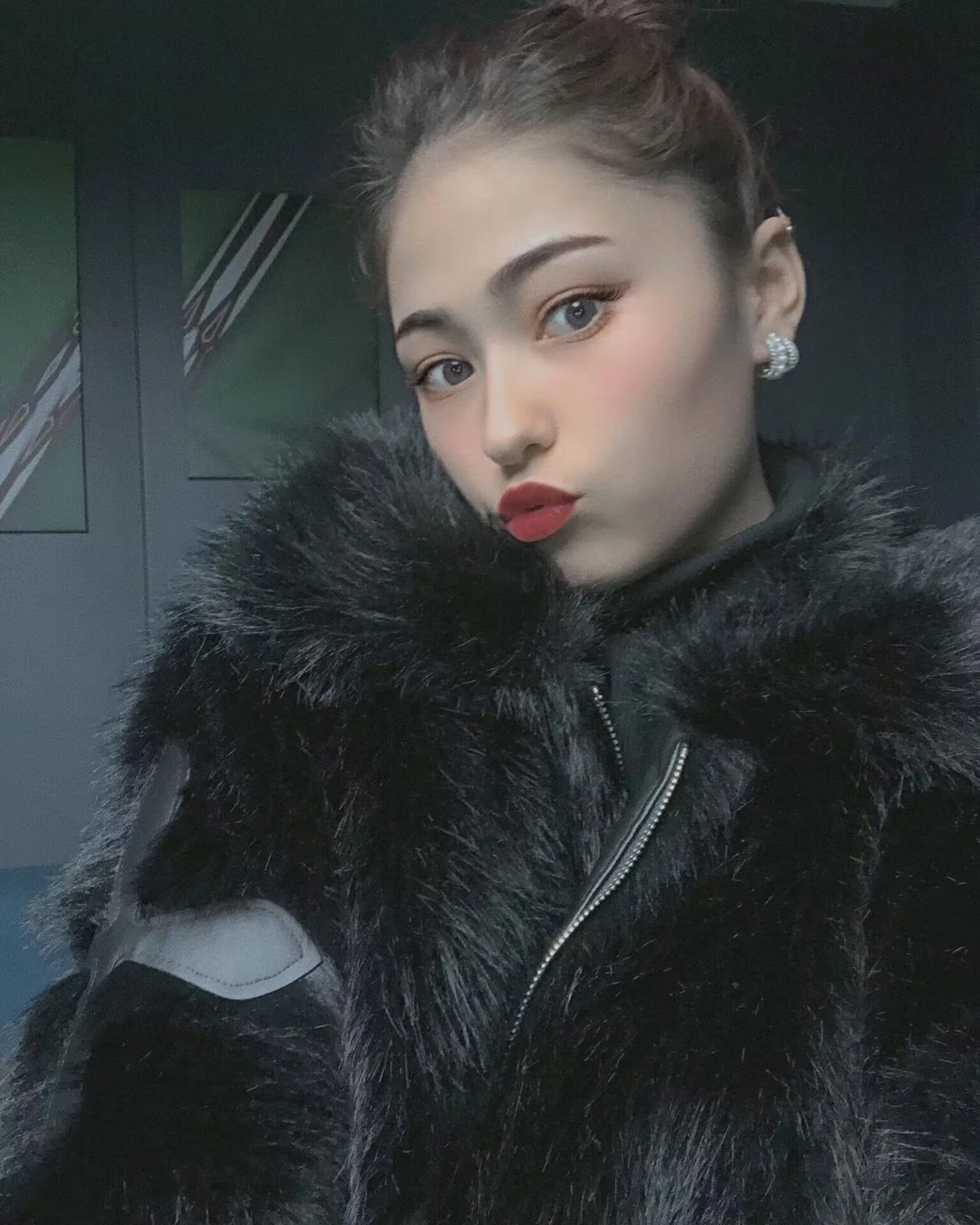 2025 Winter Women Cotton Jacket Lapel Long Sleeve Patch Cross Short Fur Coat Black