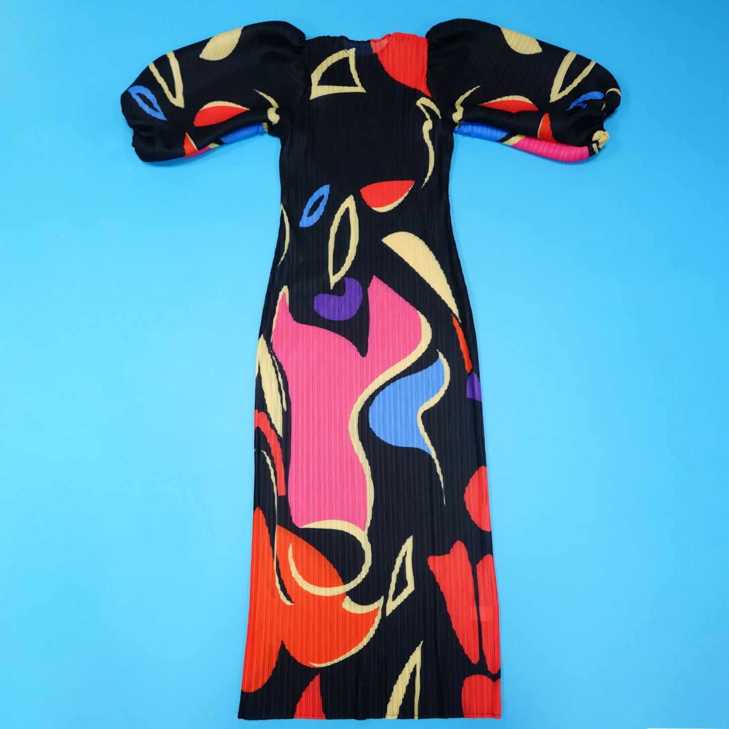 Lantern sleeve pleated dress