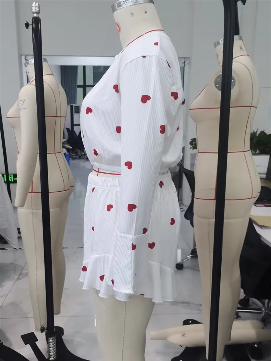Women 2 Piece Pajamas Set Valentine's Day Heart Print Crop Long Sleeve Tops and Elastic Ruffled Shorts for Loungewear Sleepwear