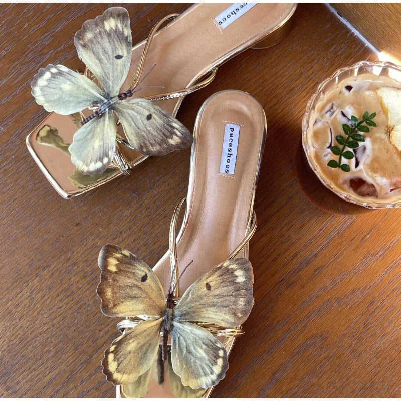 1 Pair Of Simulated Butterfly Decoration Fashion Cute Design Sweet Fresh Literary Ladies Flower Hole Shoes Sandals Accessories