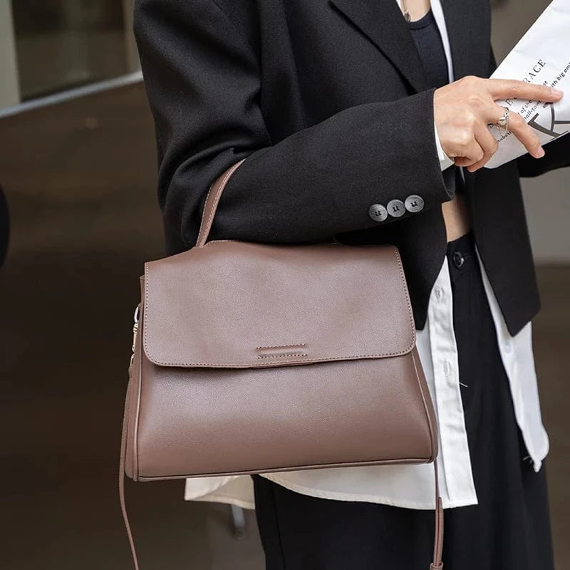 Women's Cowhide Genuine Leather Shoulder Bag Female Fashion Luxury Designer Handbags Ladies Commuting Large Capacity Bucket Bags