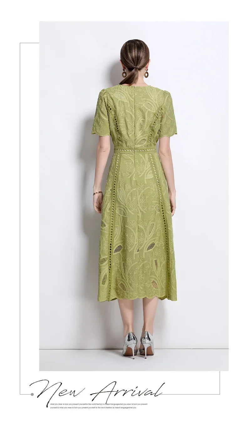 Elegant Lace Sleeve Midi Dress Women's round Neck Gored Skirt Short Sleeve Slimming Summer New Style Vintage High-End Feeling