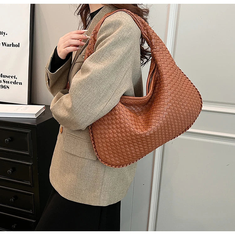 Designer Brand Hand Carry Large Capacity Women's New Fashion Dumpling Bag Casual Shoulder Bags for Women Hot Selling