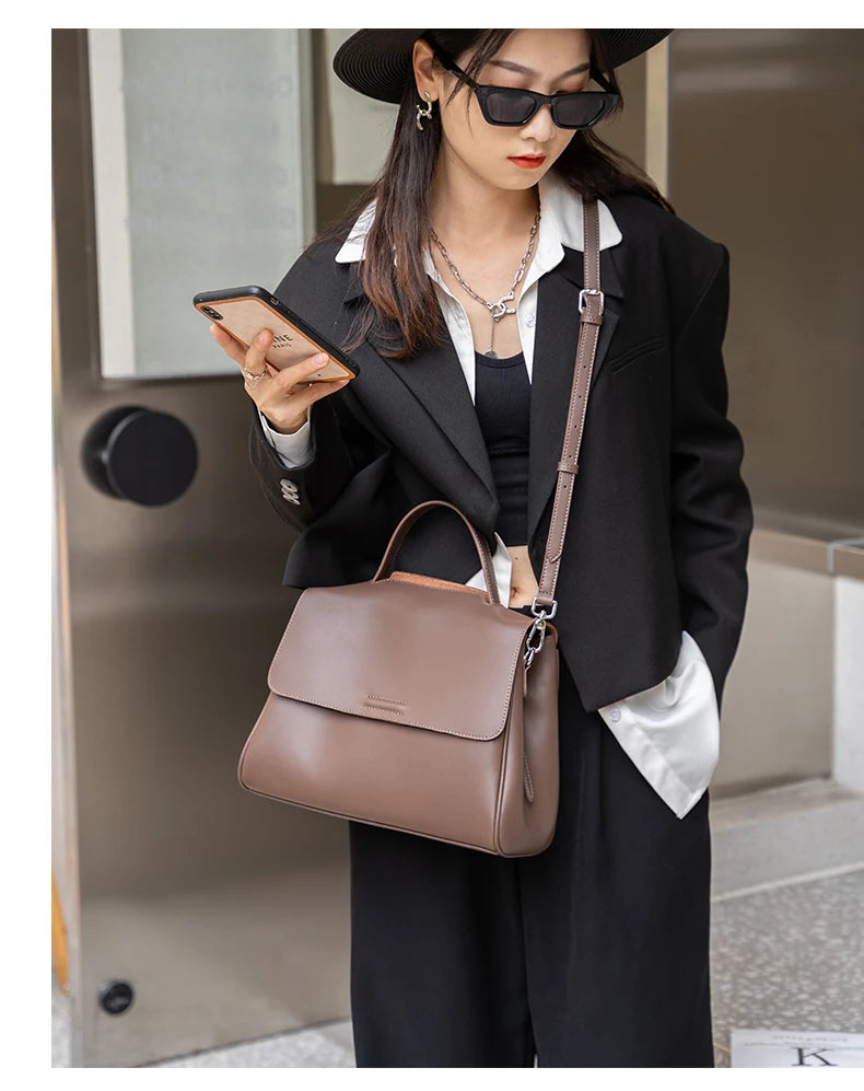 Women's Cowhide Genuine Leather Shoulder Bag Female Fashion Luxury Designer Handbags Ladies Commuting Large Capacity Bucket Bags