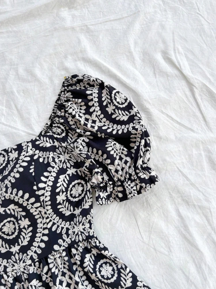 French women's thin meat-covered geometric pattern printed square-neck short-sleeved puff-sleeved jumpsuit, spring and summer